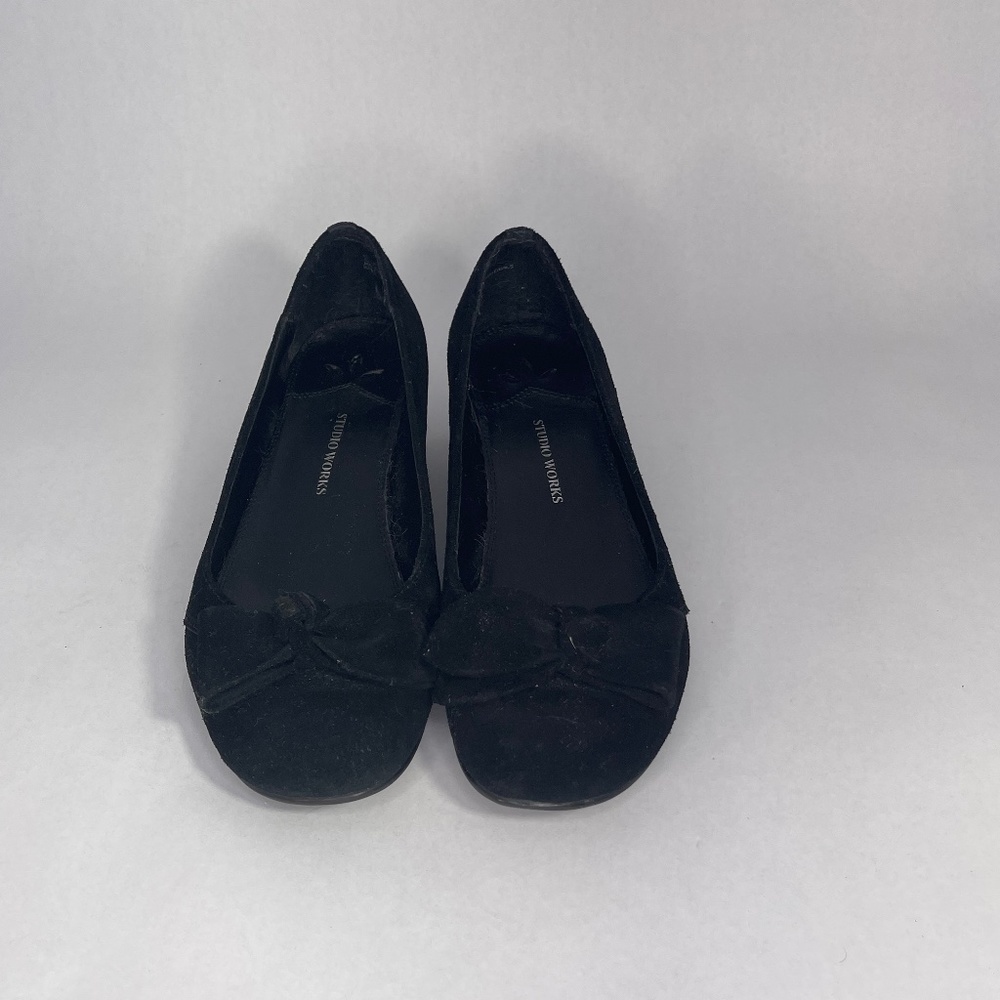 Studio Works Style Sandra Womans black Flats suede size 8.5 Pre owned